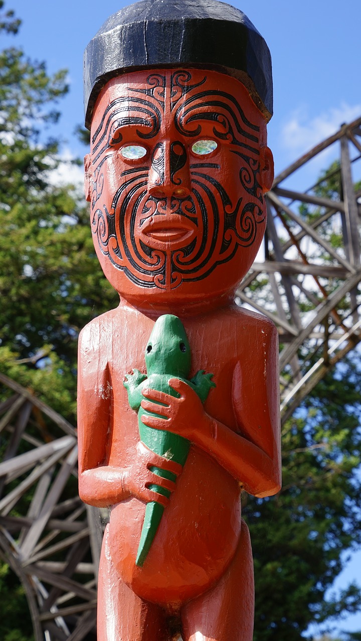 maori figure carving figure free photo