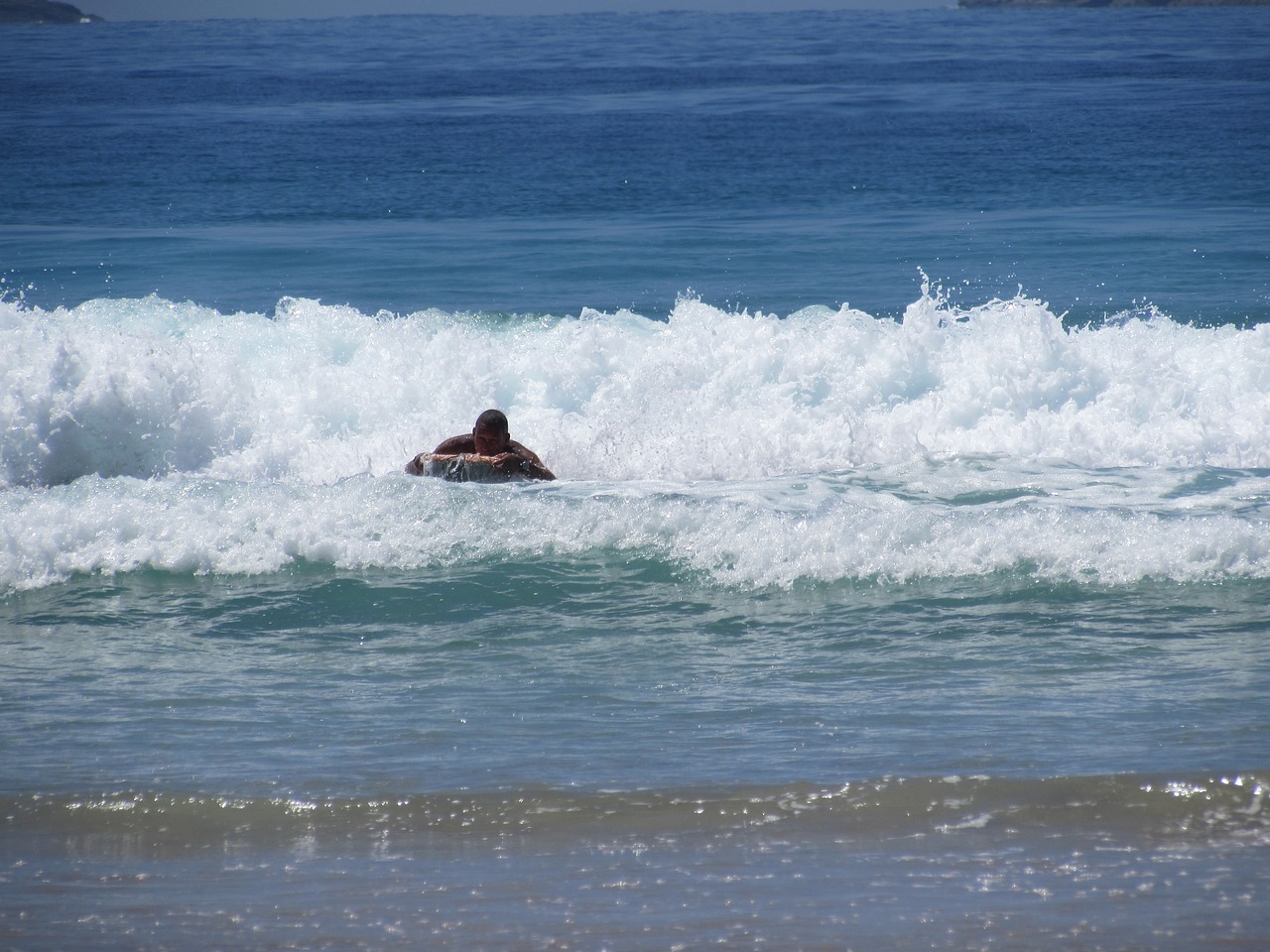 mar waves rio de janeiro free photo