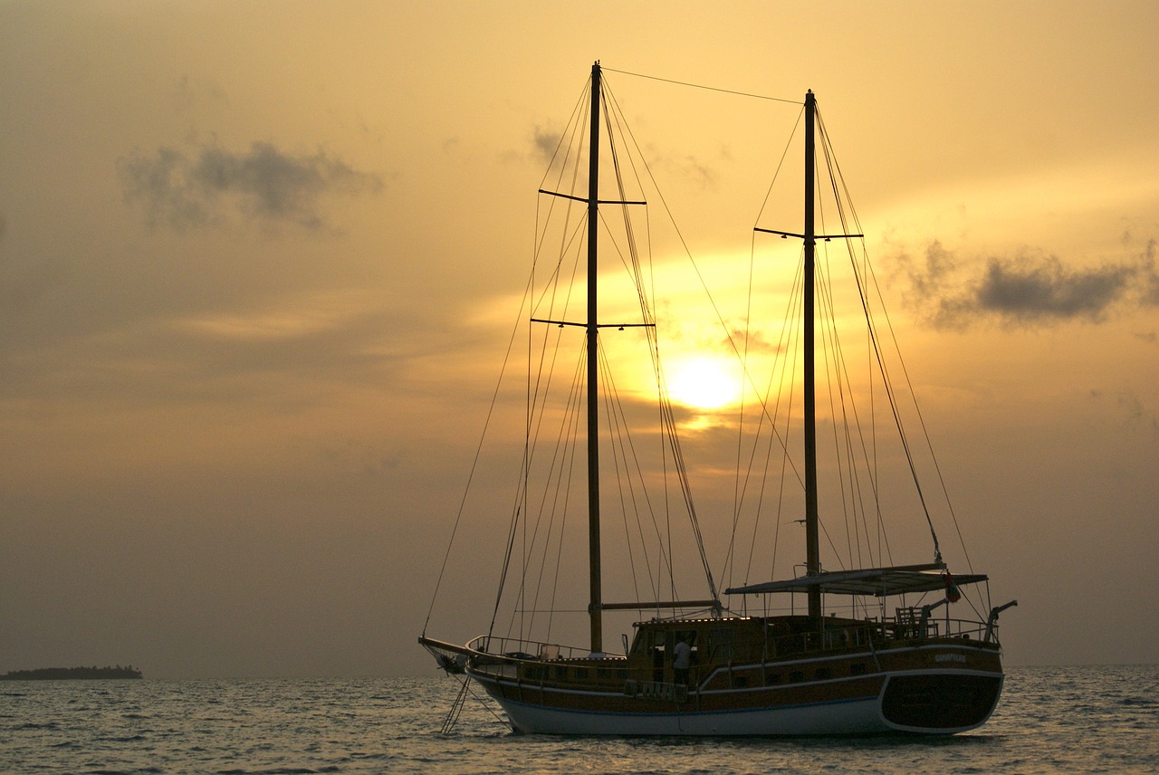 mar by sunsets boat free photo