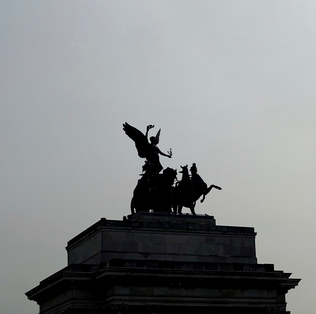 marble arch london statue free photo