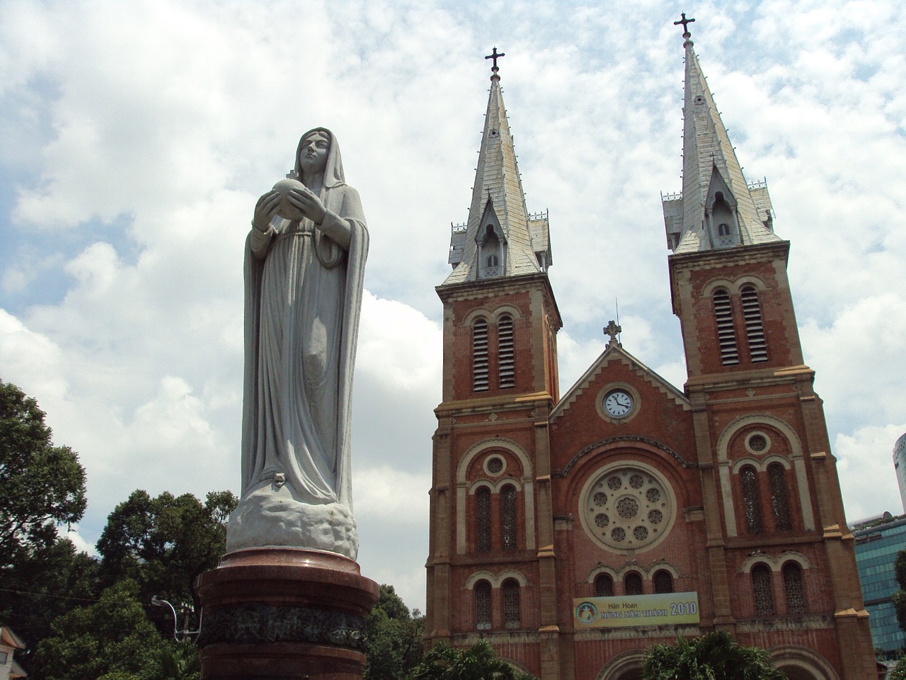 image cathedral ho chi minh city free photo