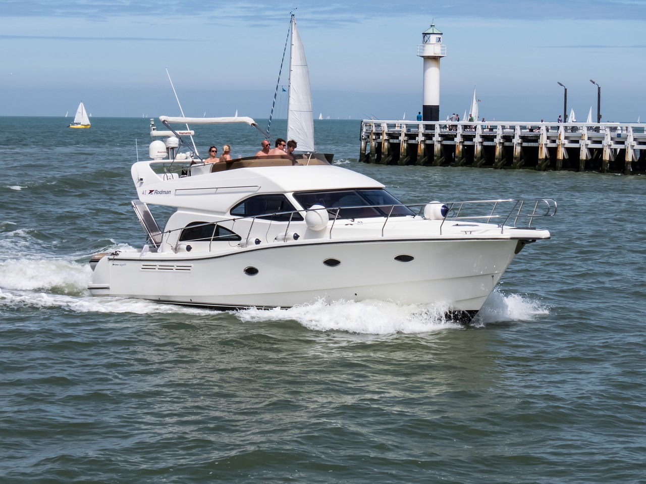 marina speed boat nieuwpoort free photo