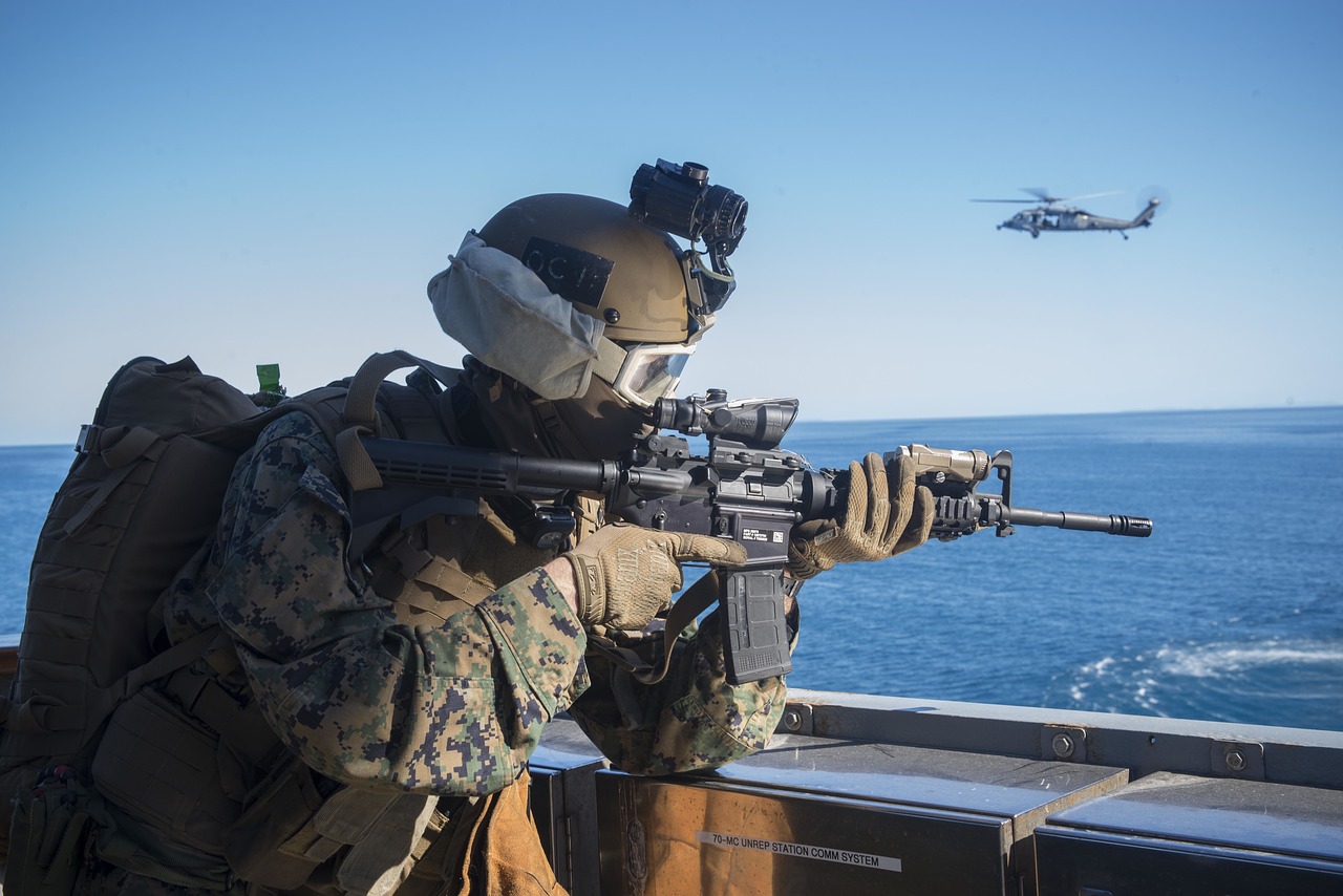 marine expeditionary unit soldiers rifle free photo