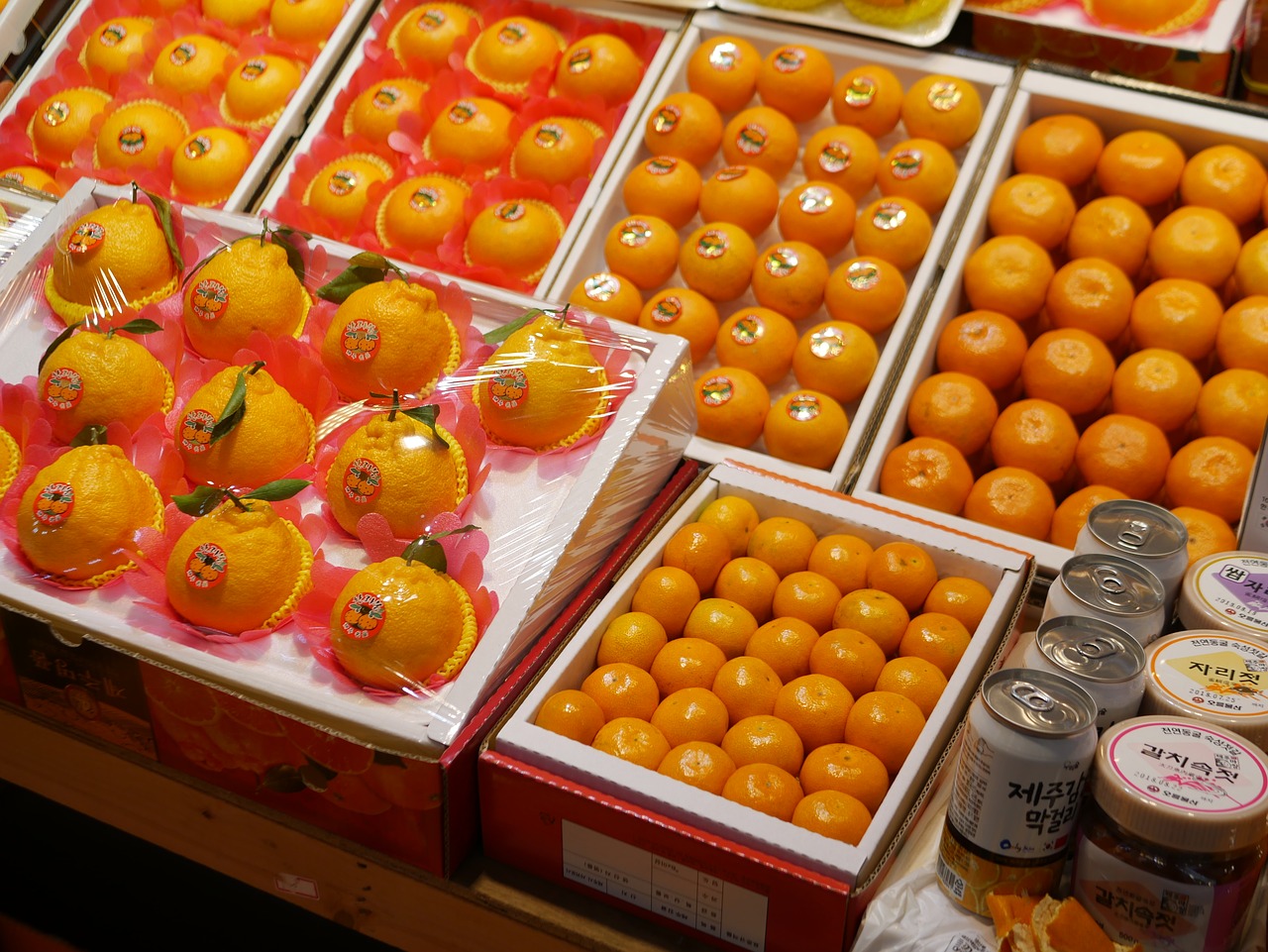 market tangerine gift free photo