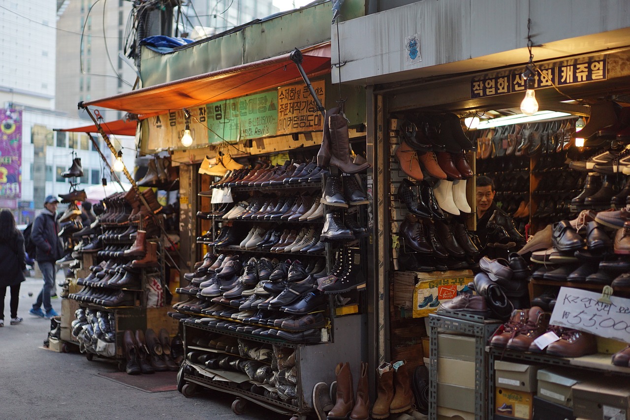 market shoe shop free photo