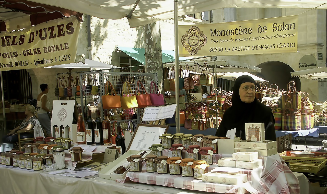 market úzes southern france free photo