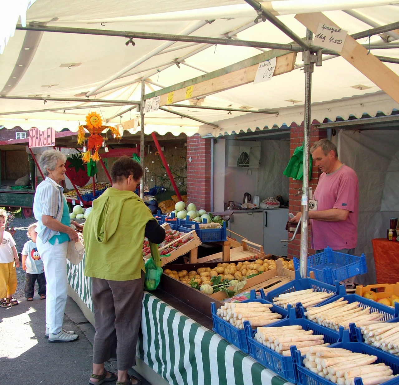 market stall vegetable free photo