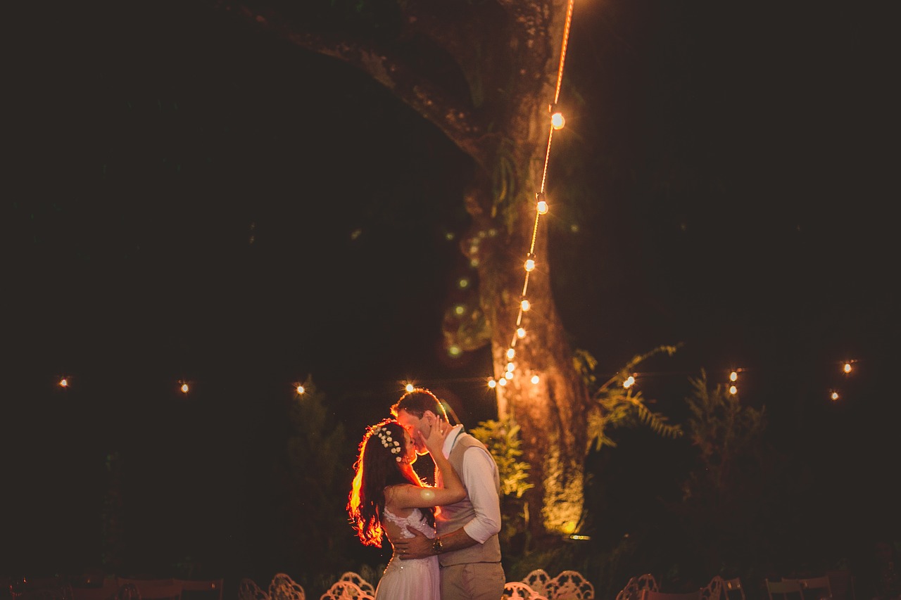 marriage casal lights free photo