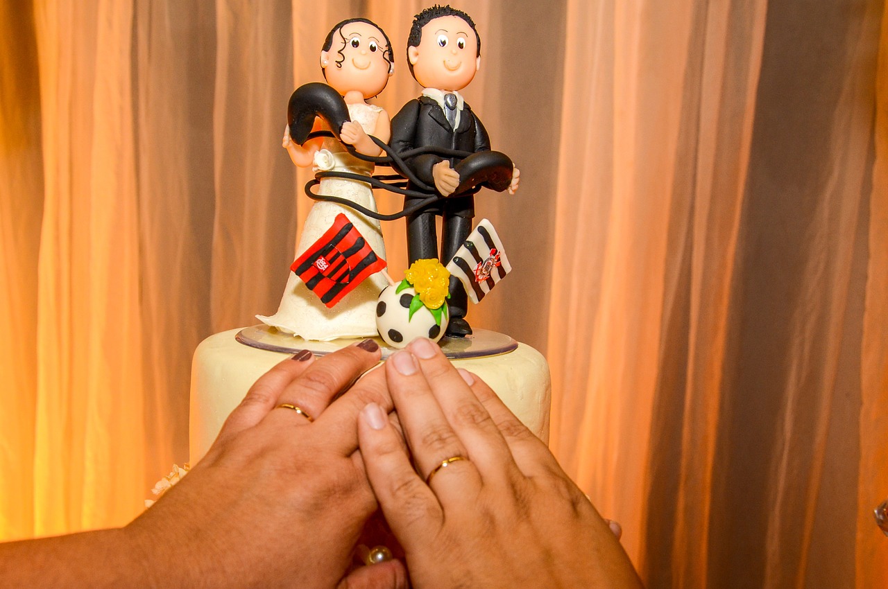 marriage alliance cake free photo