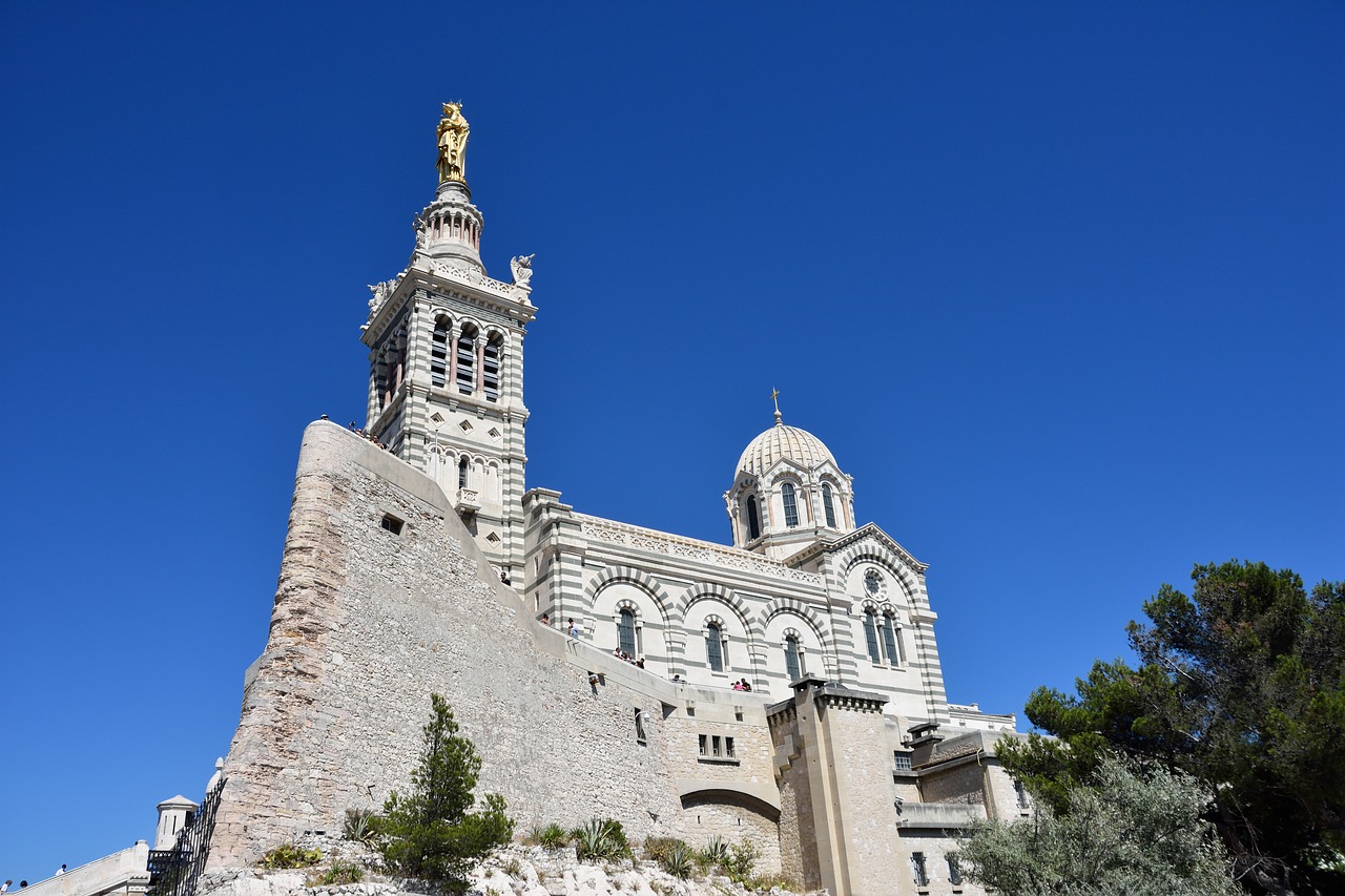 marseille notre-dame-de-la-garde blue sky free photo