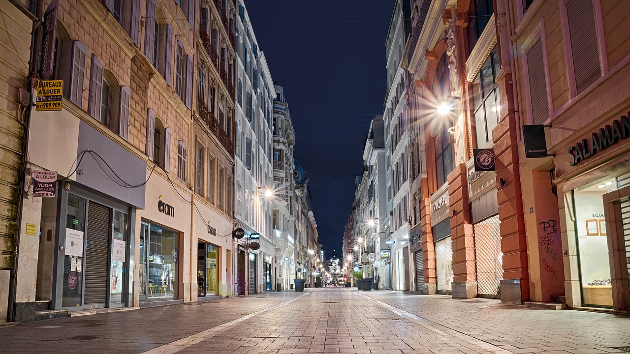 marseille  night  street free photo