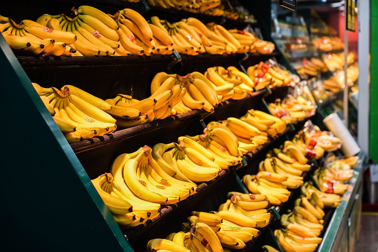 mart bananas large stores free photo