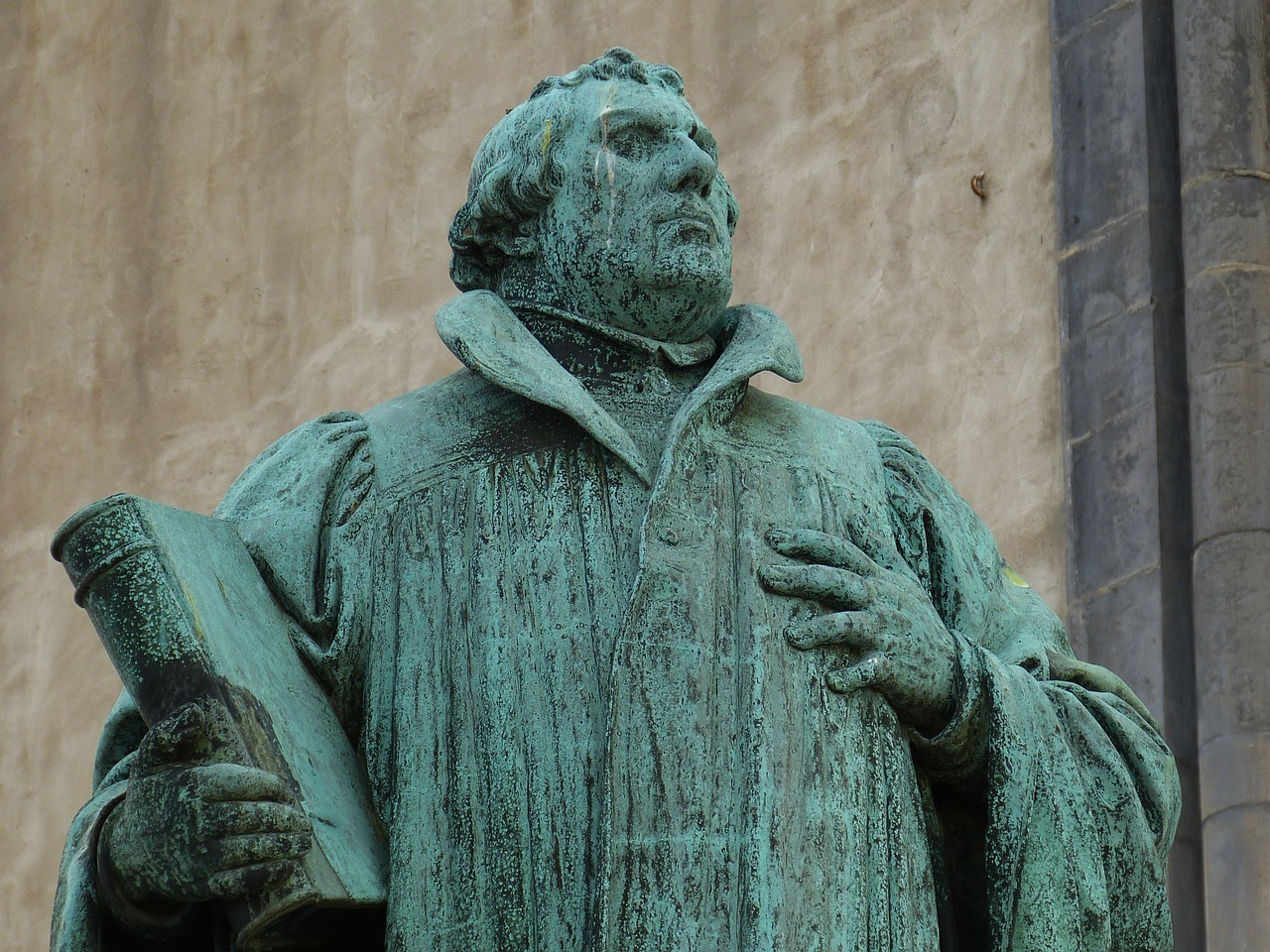 martin luther protestant statue free photo