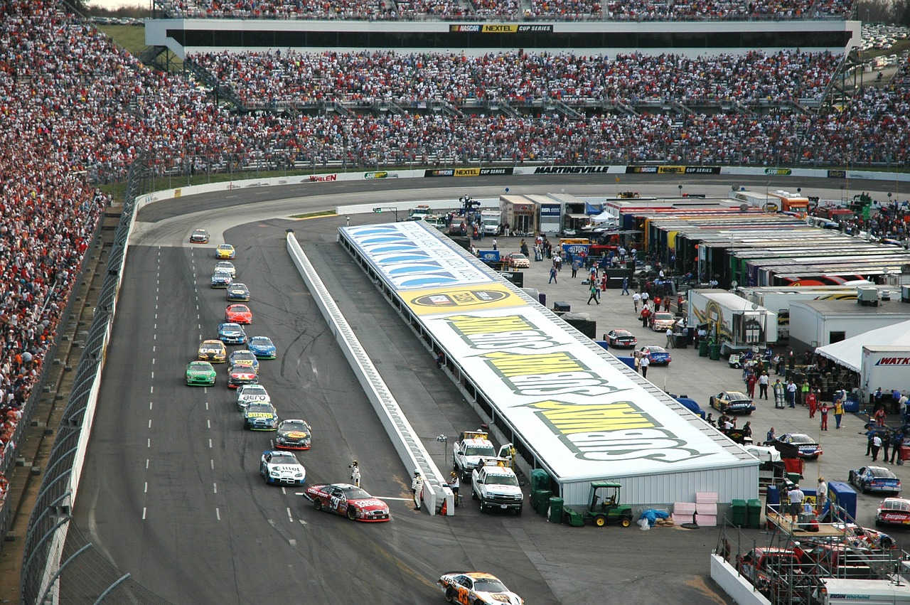 martinsville race car race free photo