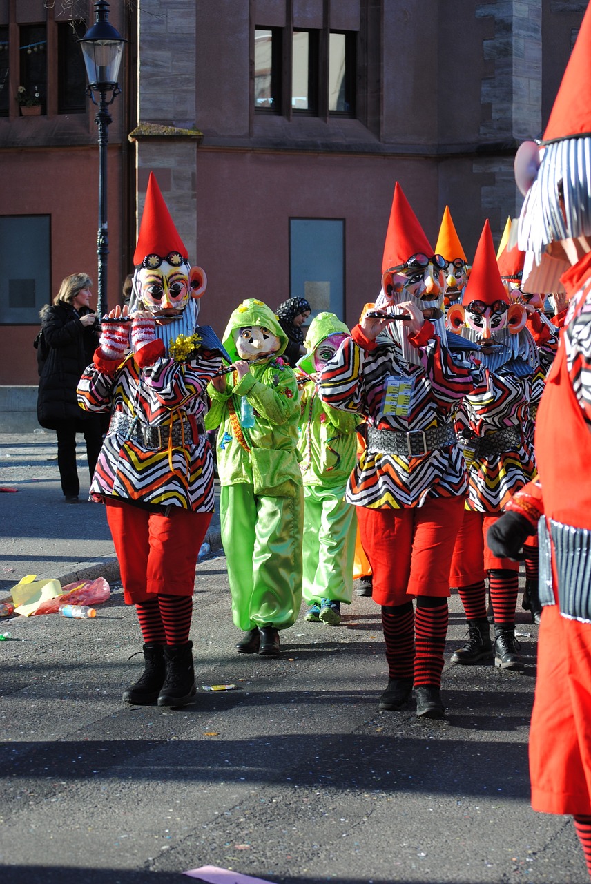 masks group carnival free photo