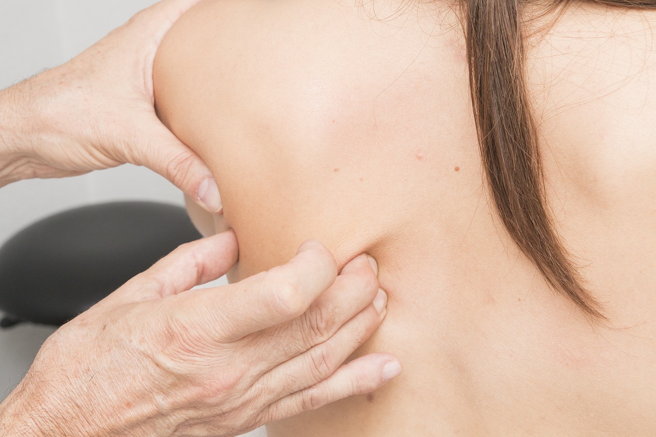 massage handling therapies free photo