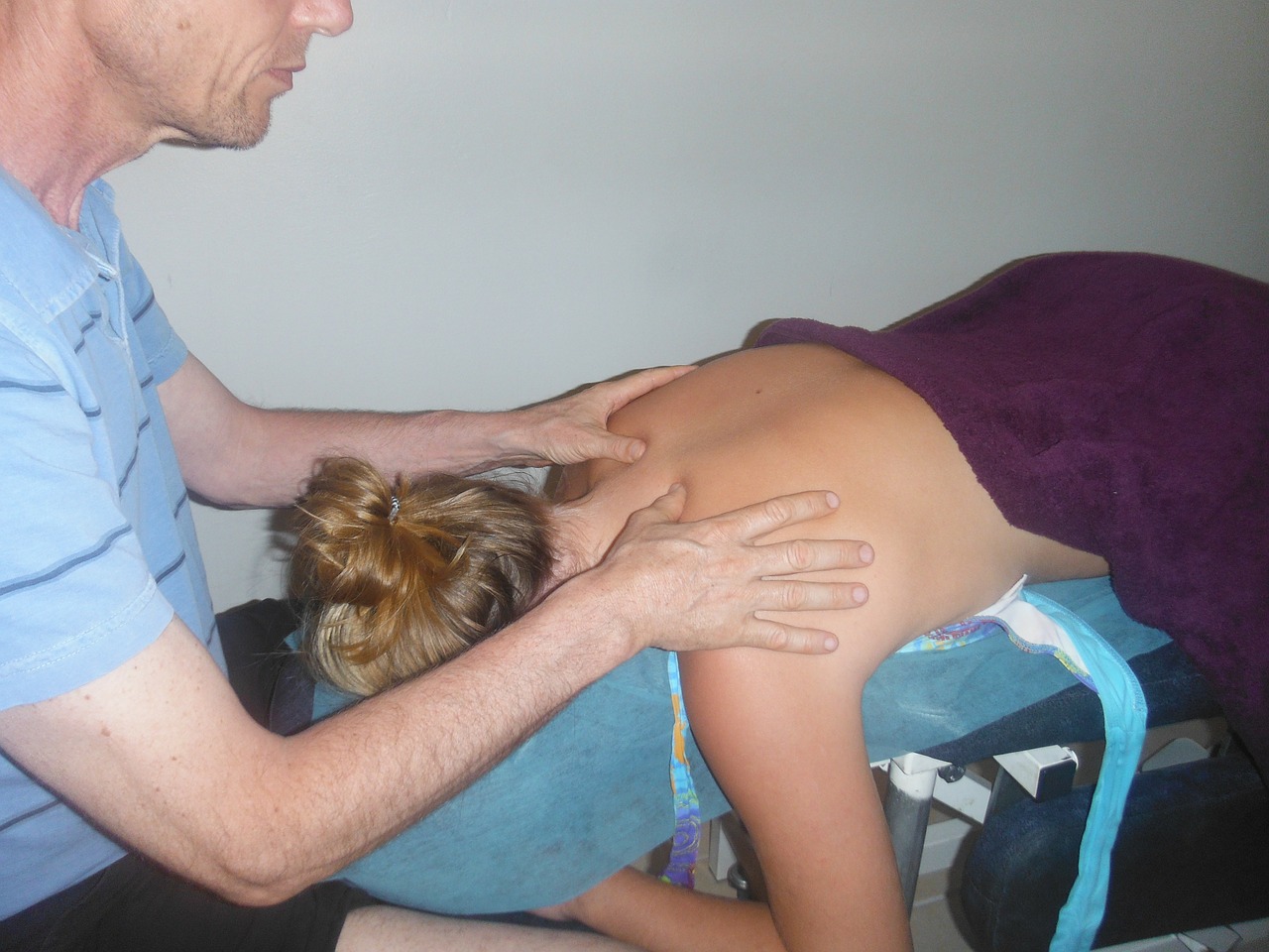 massage neck spa free photo