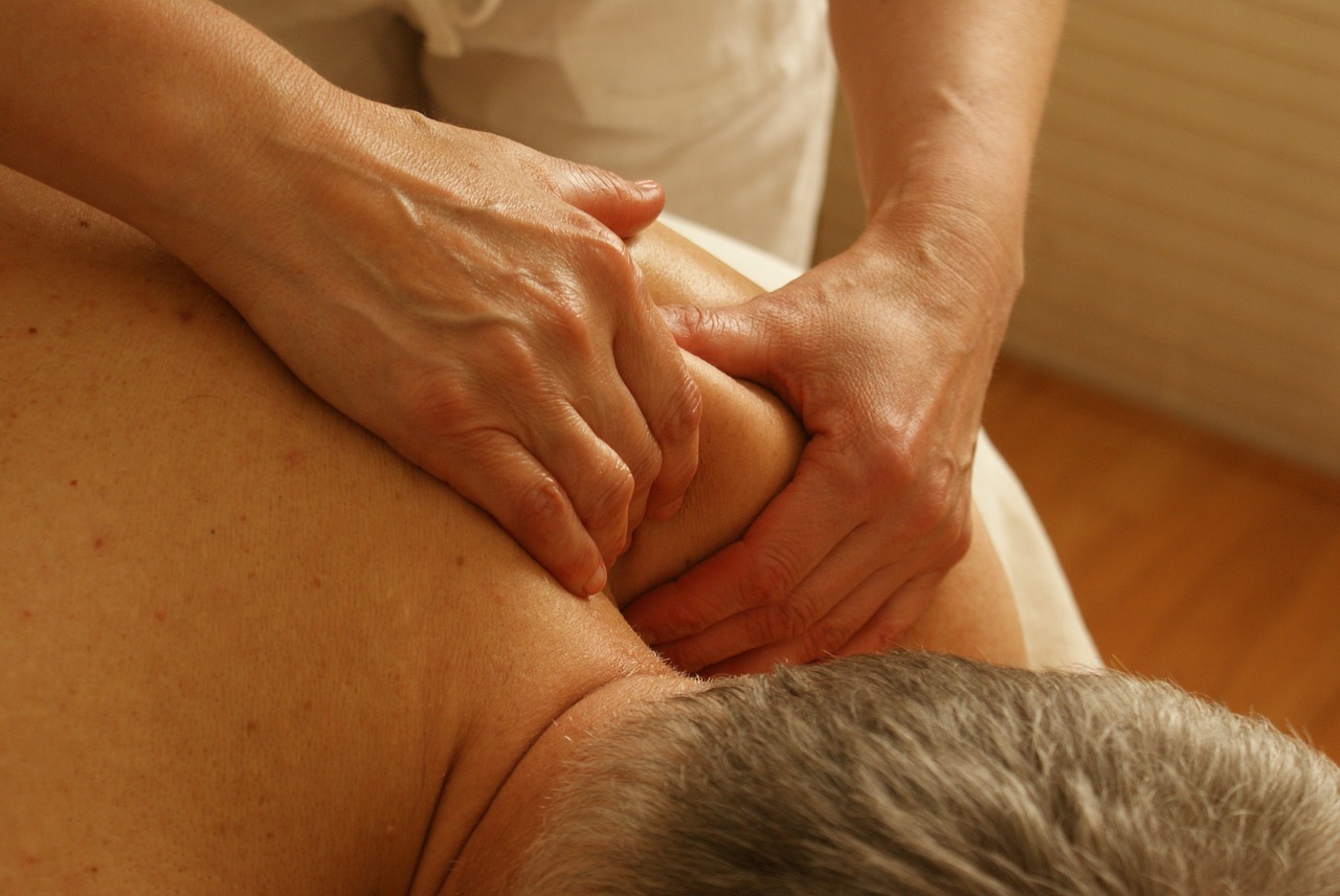 massage shoulder relaxation massage free photo