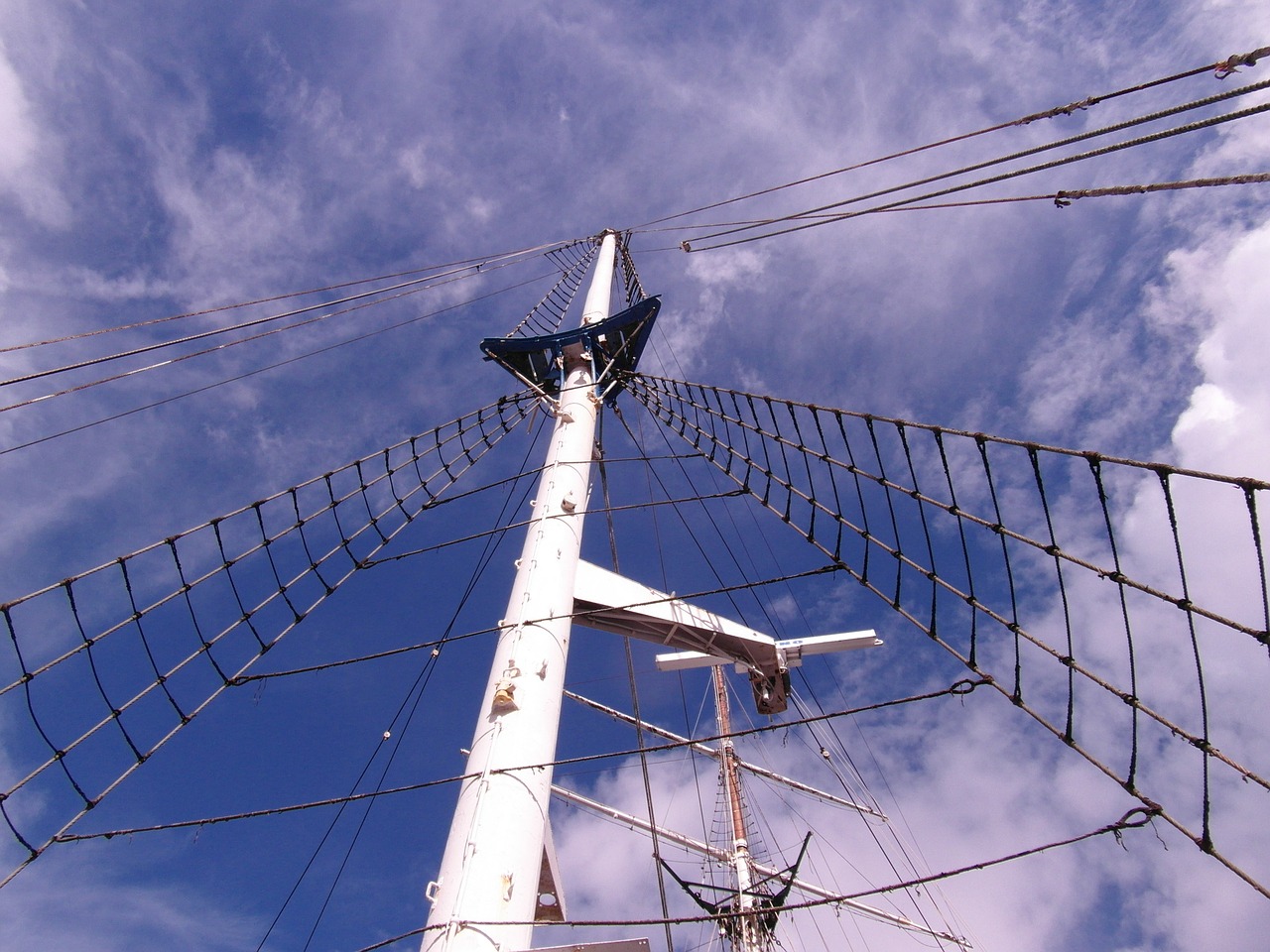 mast sailing vessel gorch fock free photo
