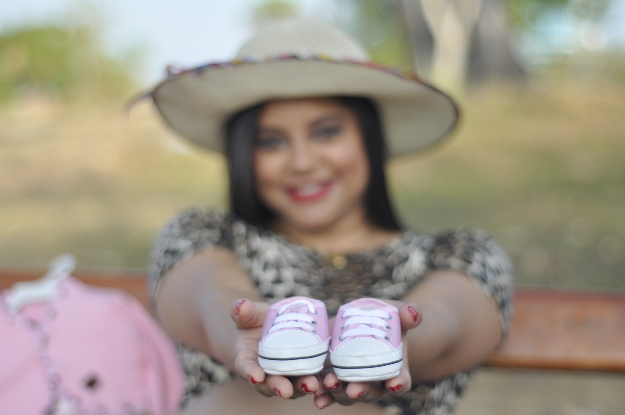 maternity mother feet free photo