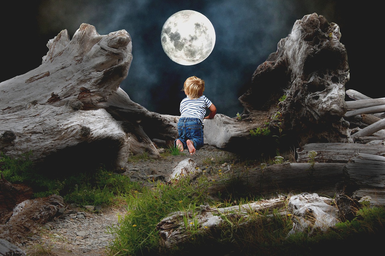 mati child moon free photo