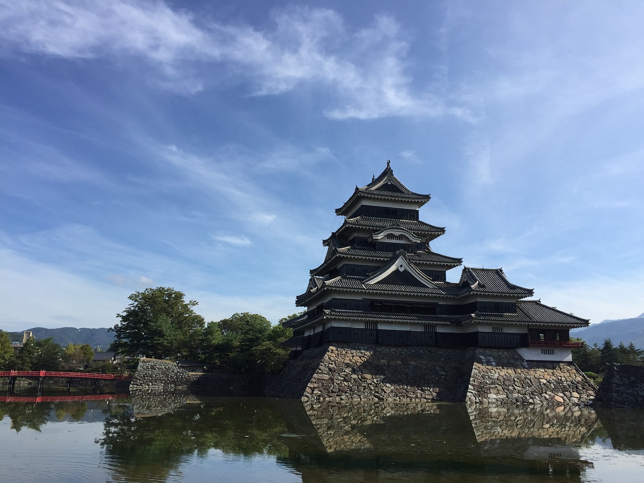 matsumoto castle  castle of japan  japan's top 100 castles free photo