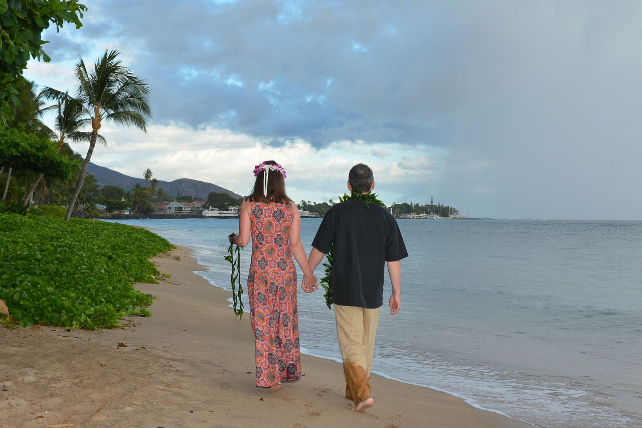 maui romantic couple free photo