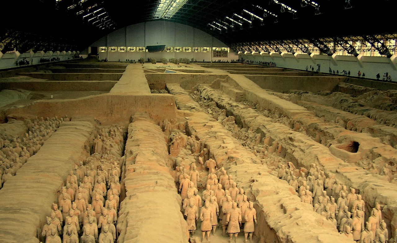 mausoleum emperor qin 8000 statues of soldiers free photo