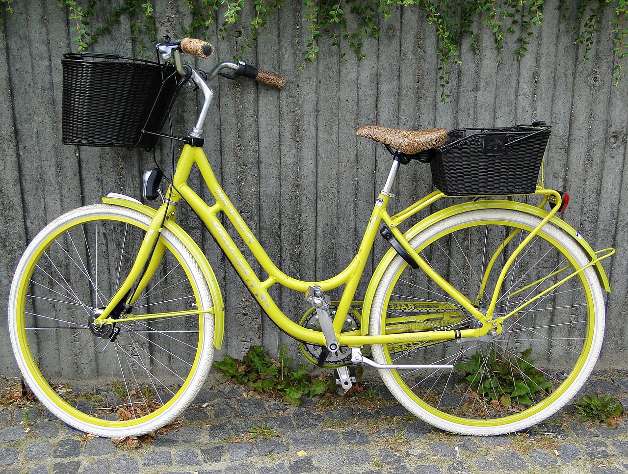 means of transport yellow frame free photo