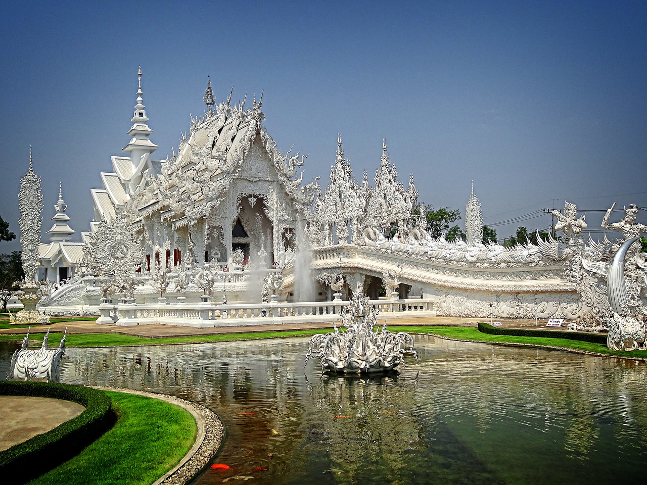 measure wat rong khun chiang rai province free photo