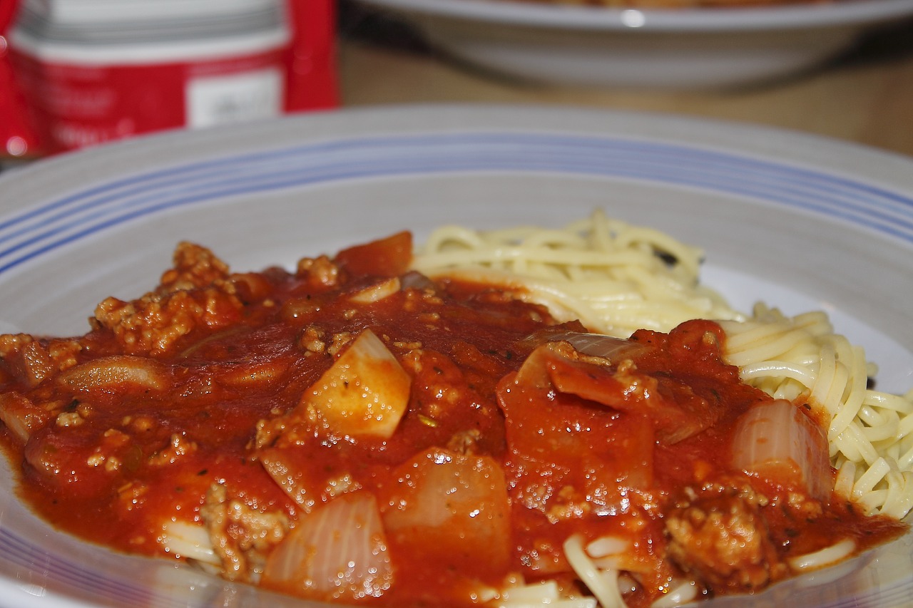 meat sauce noodles spaghetti free photo