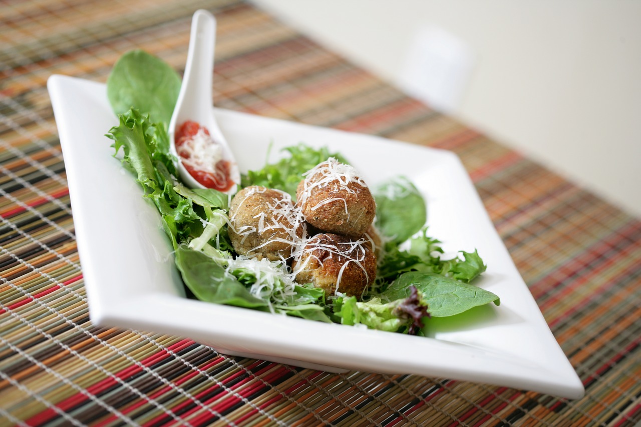 meatballs white plate free photo