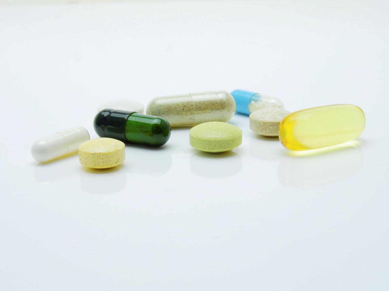 medical tablets pills free photo