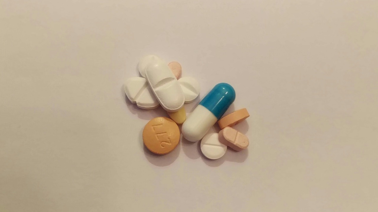 medical tablets pills free photo