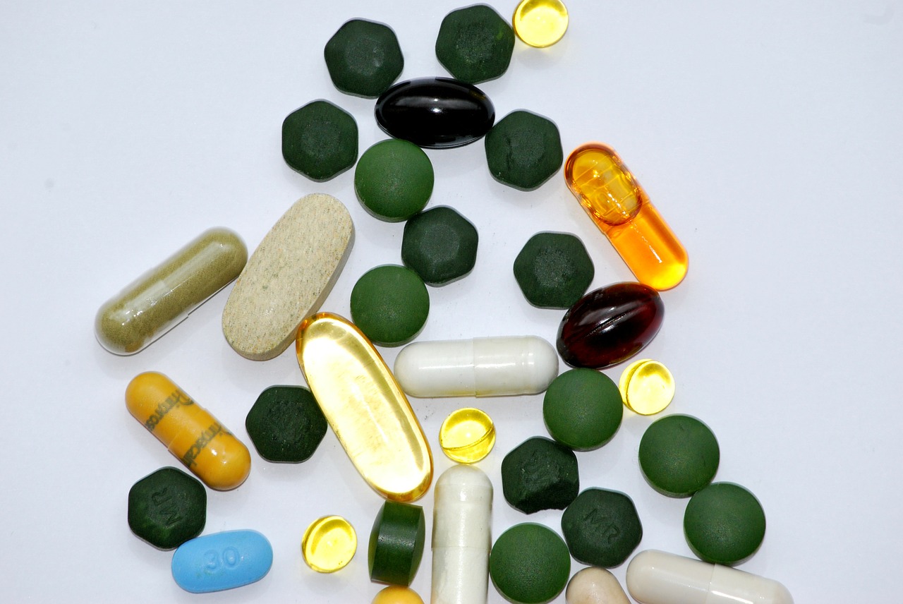 medication pills food supplements free photo