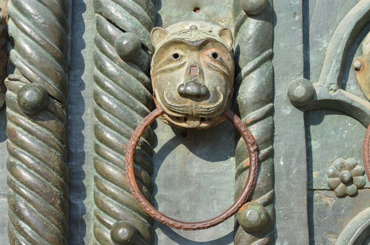 medieval door doorknob free photo