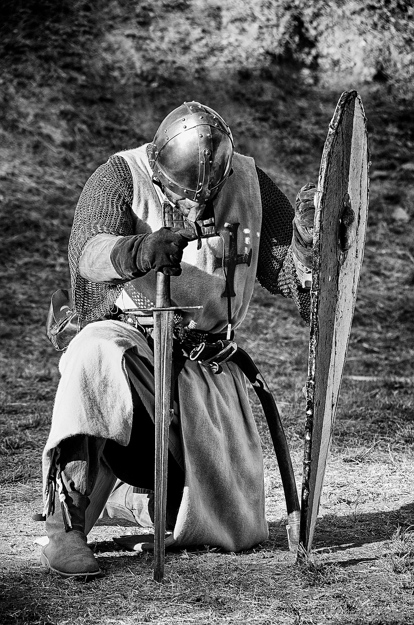 medieval knight fight free photo