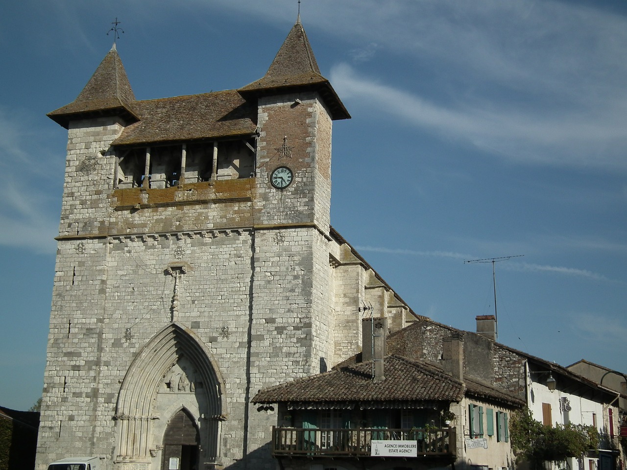 medieval church villeréal free photo