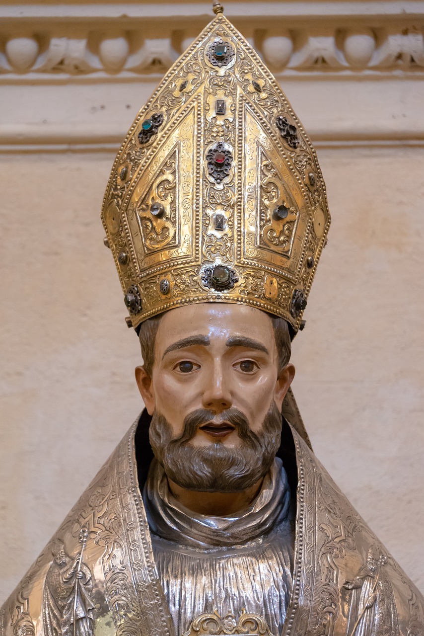 medieval statue  wooden  bishop free photo