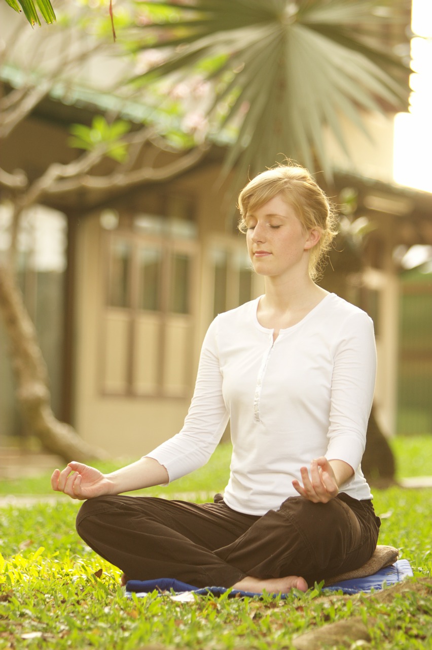 meditate woman buddhist free photo