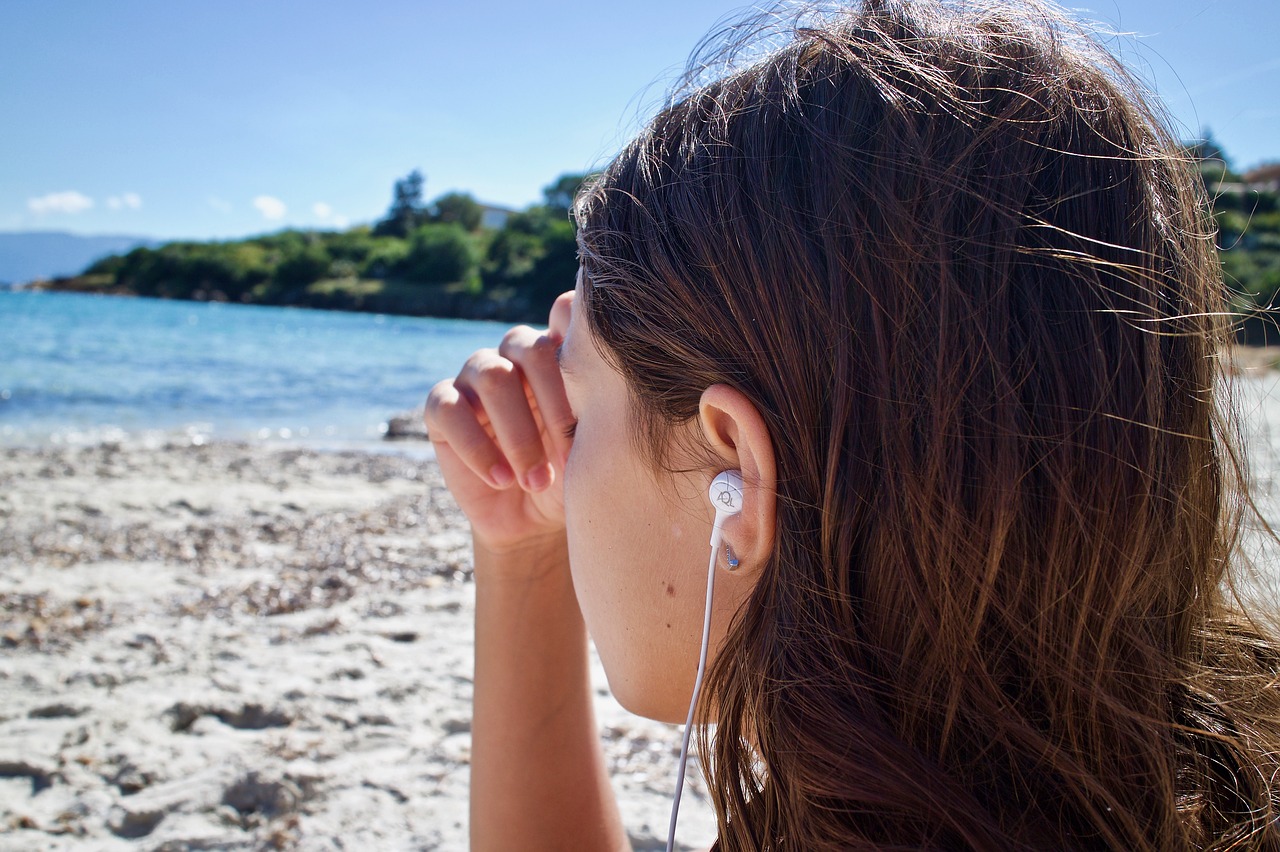 meditation  listening  music free photo