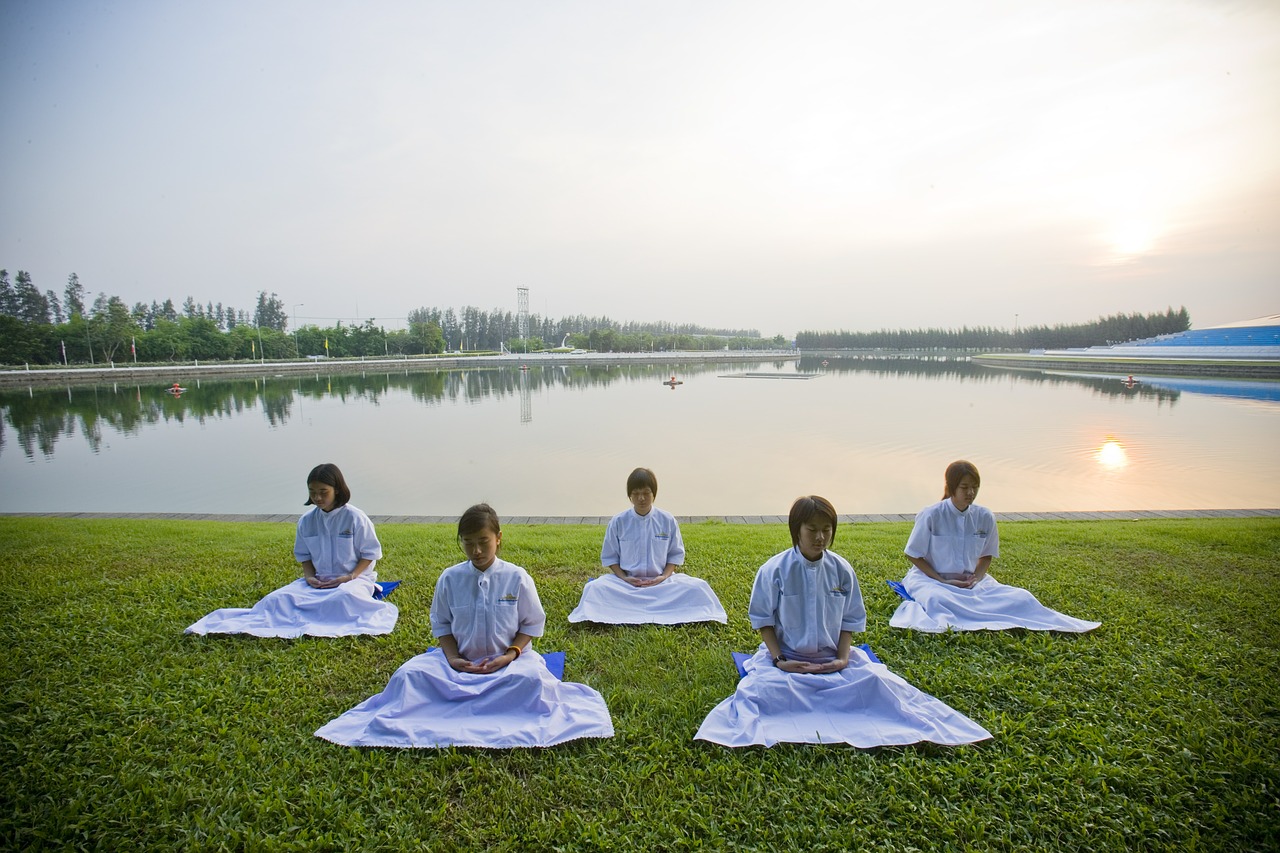 meditation girls buddhists free photo