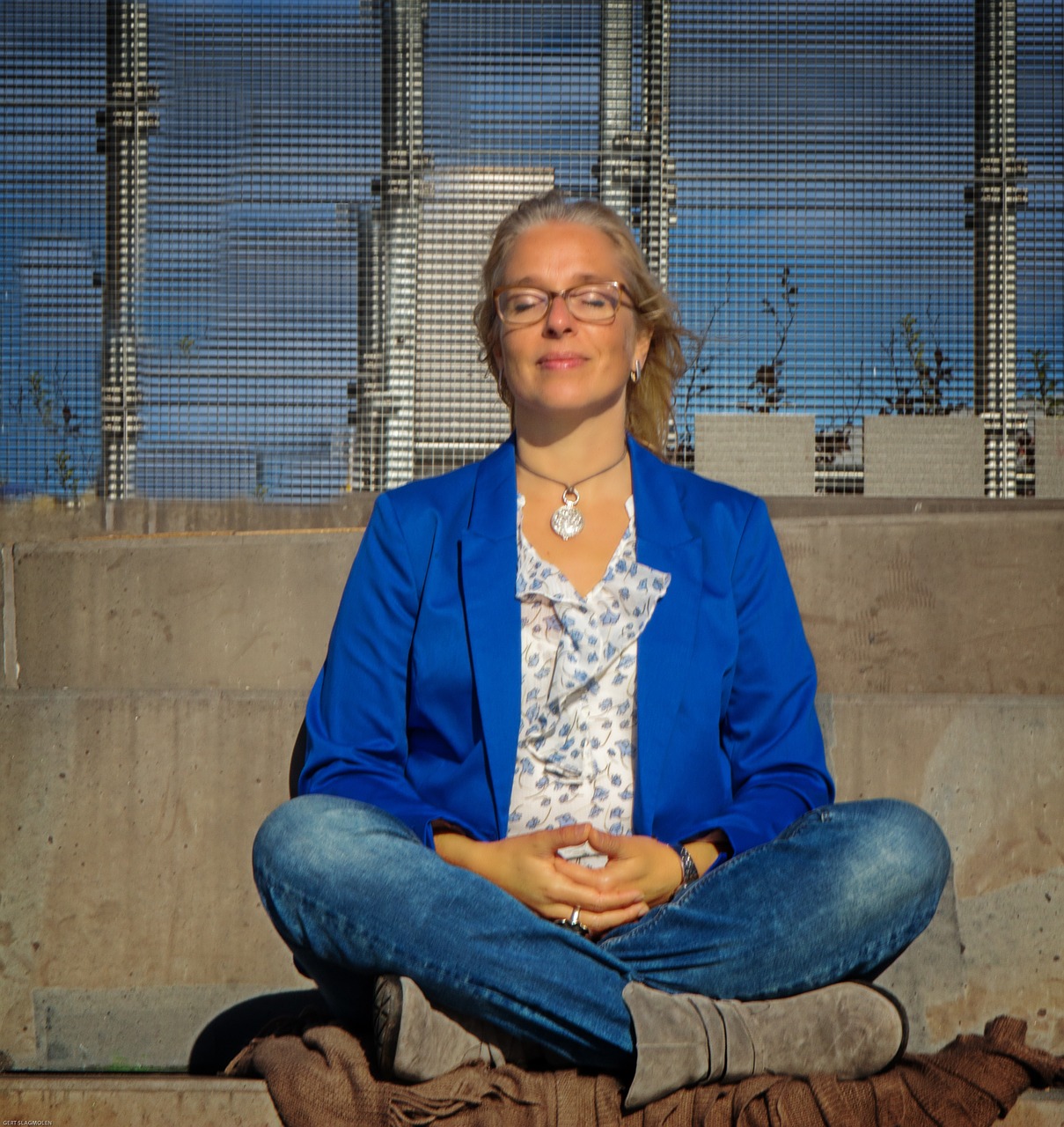 meditation woman outdoor free photo