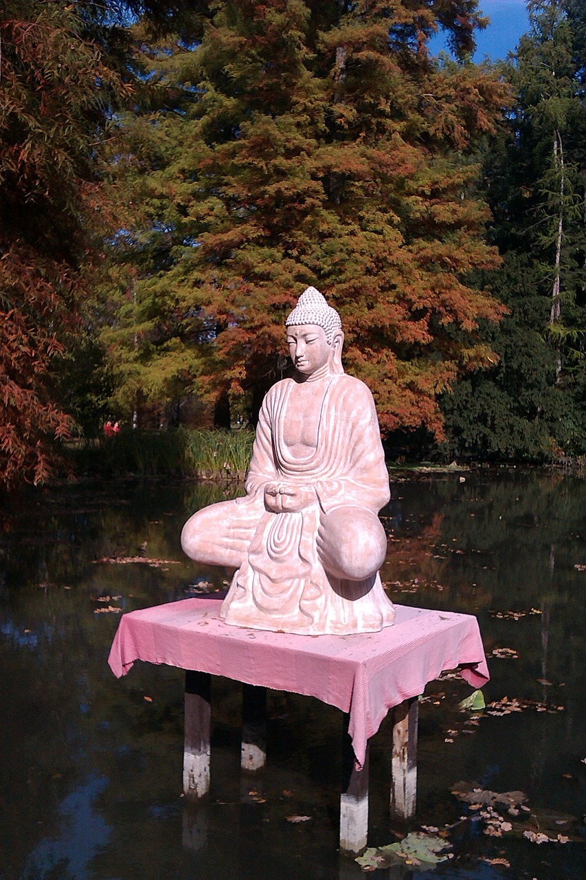 meditation statue autumn free photo