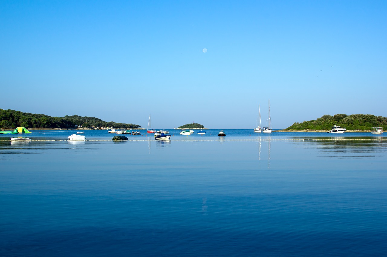 mediterranean booked boats free photo