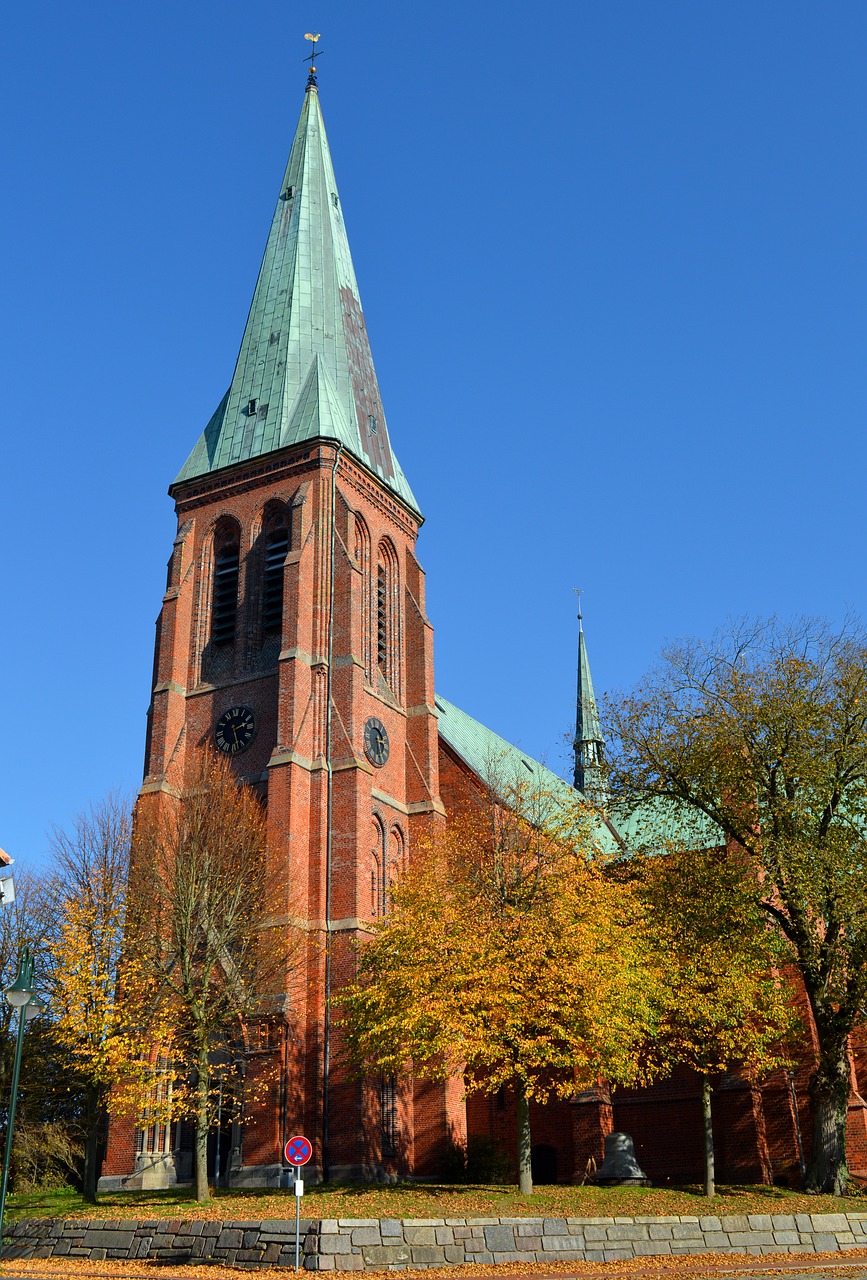 meldorfer dom  building  meldorf free photo