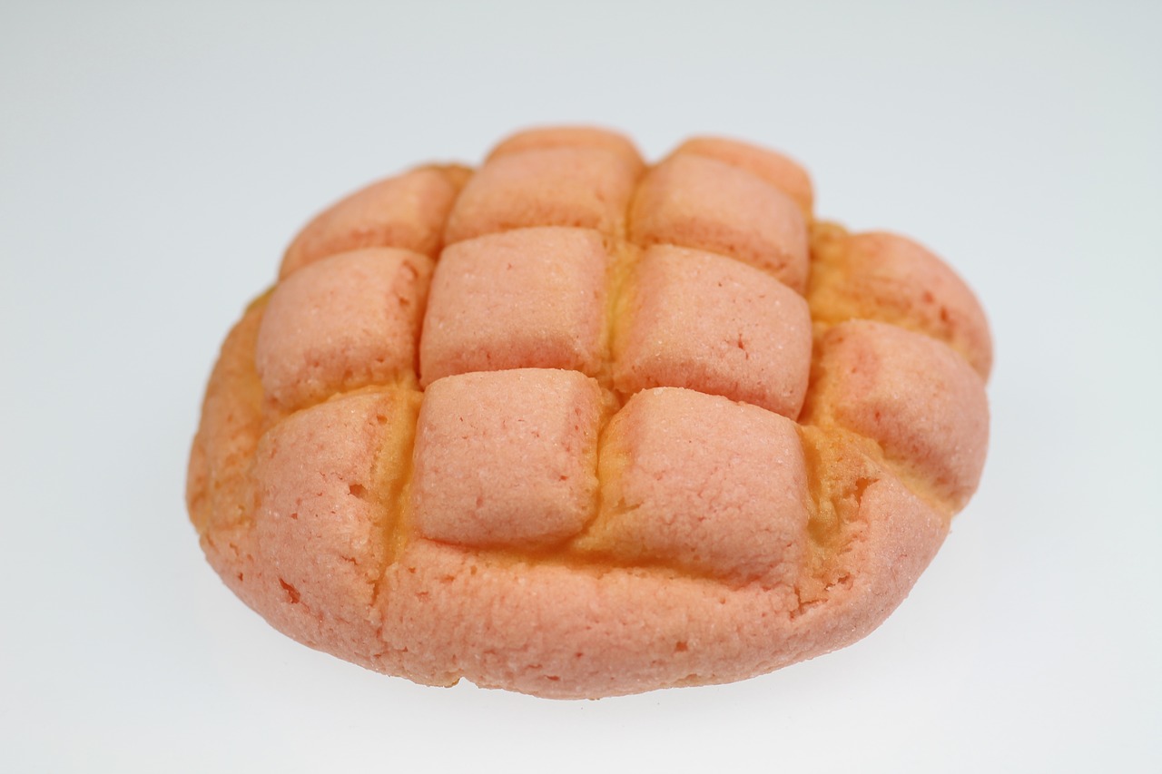 melon bread bread strawberry melon pan free photo