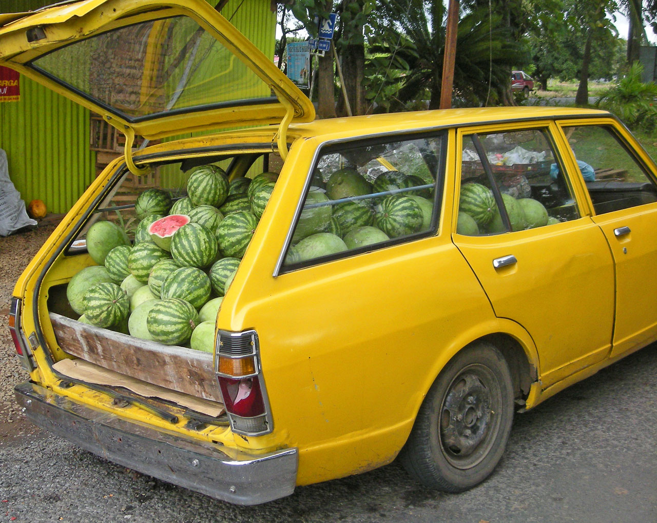 watermelon delivery car free photo