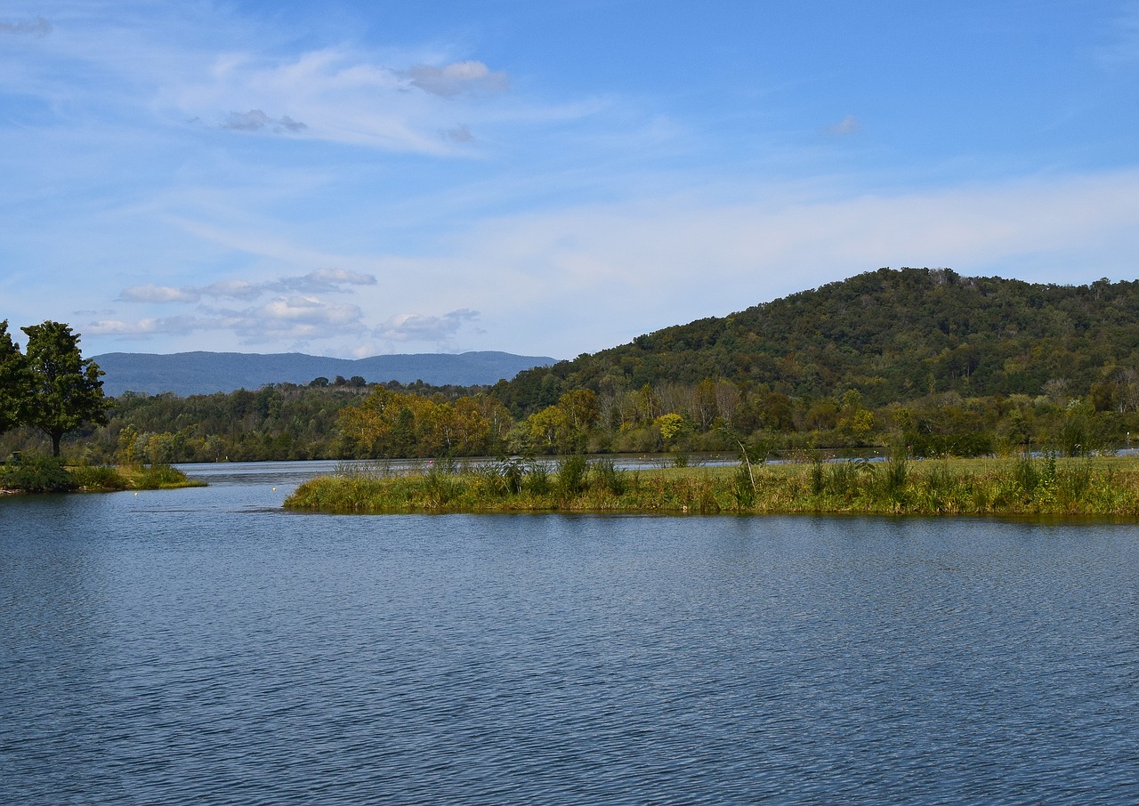 melton lake on sunny afternoon clinch river tennessee free photo