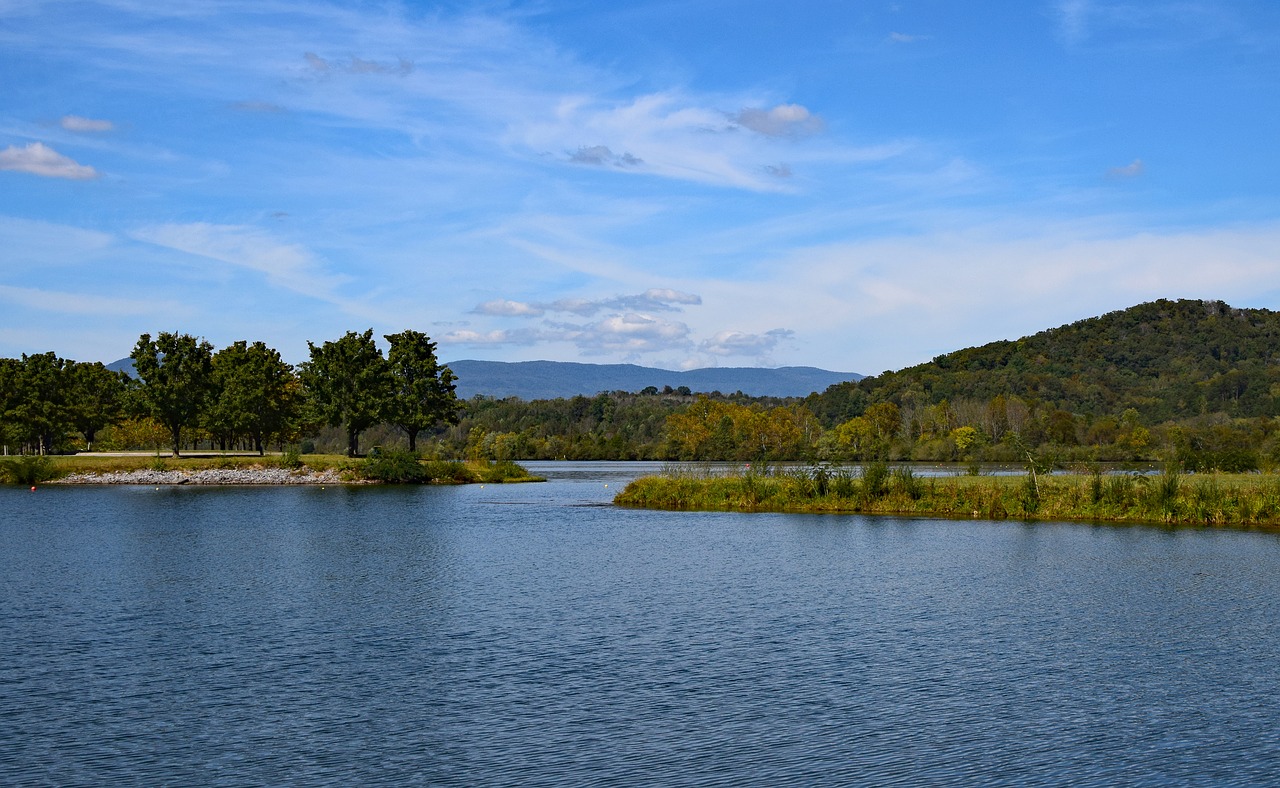 melton lake on sunny afternoon clinch river tennessee free photo